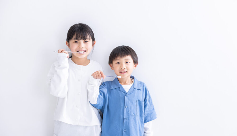 子どもの歯並びはなぜ乱れる？顎が小さいことで起こる影響と小児矯正でできること